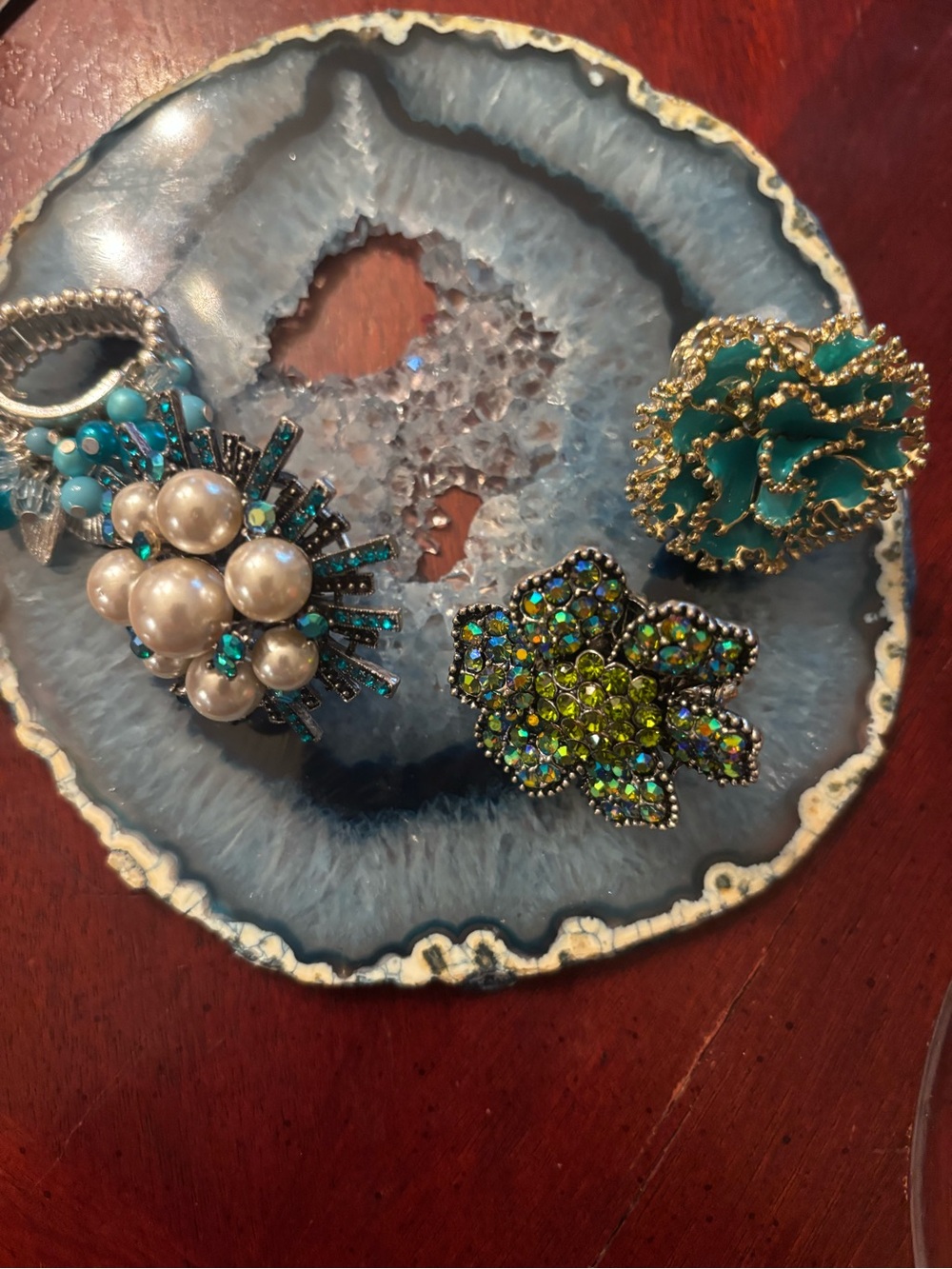 4 Cluster Stretch Cocktail Rings - Picture 8 of 9